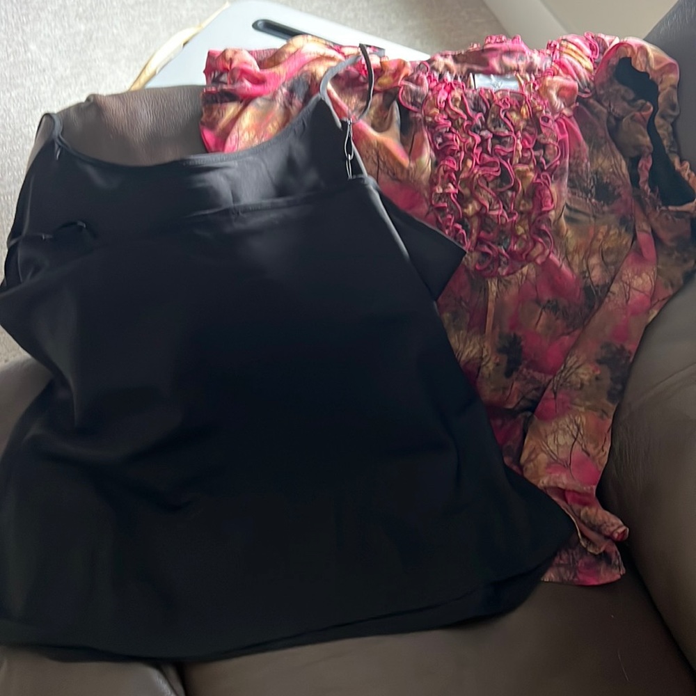 Maroon/black pretty top